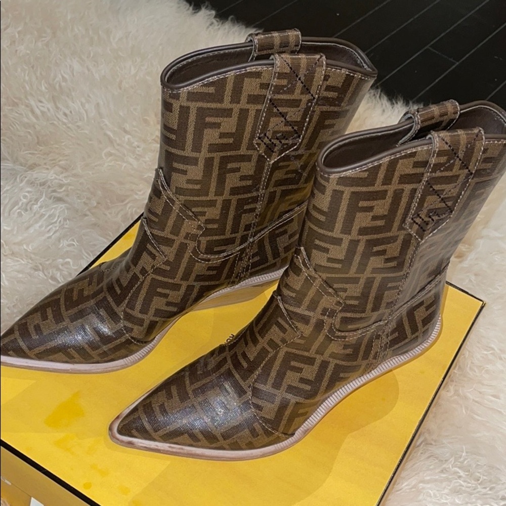 Fendi Cutwalk Mid-Calf Western Boots